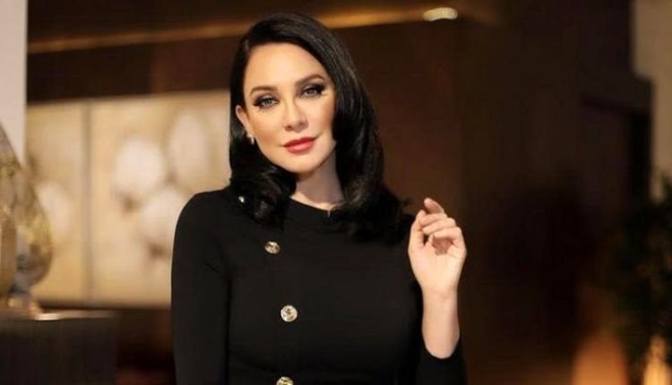 معلومات عن الفنانة السورية سلاف فواخرجي