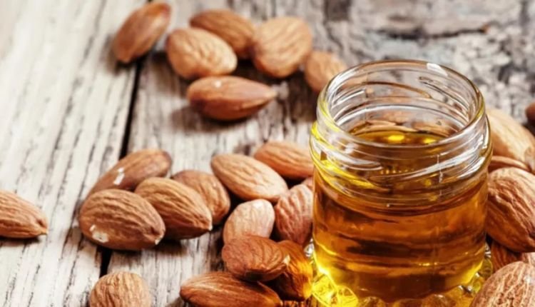 زيت اللوز الحلو لمنع شيب الشعر